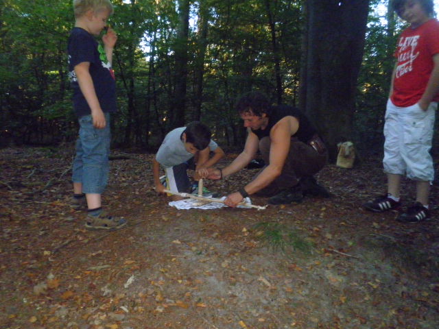 Vuur maken, vuurboog, kinderfeestje, kinderactiviteiten.